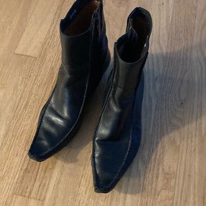 Diba booties kitten heel witch boots winkepickers